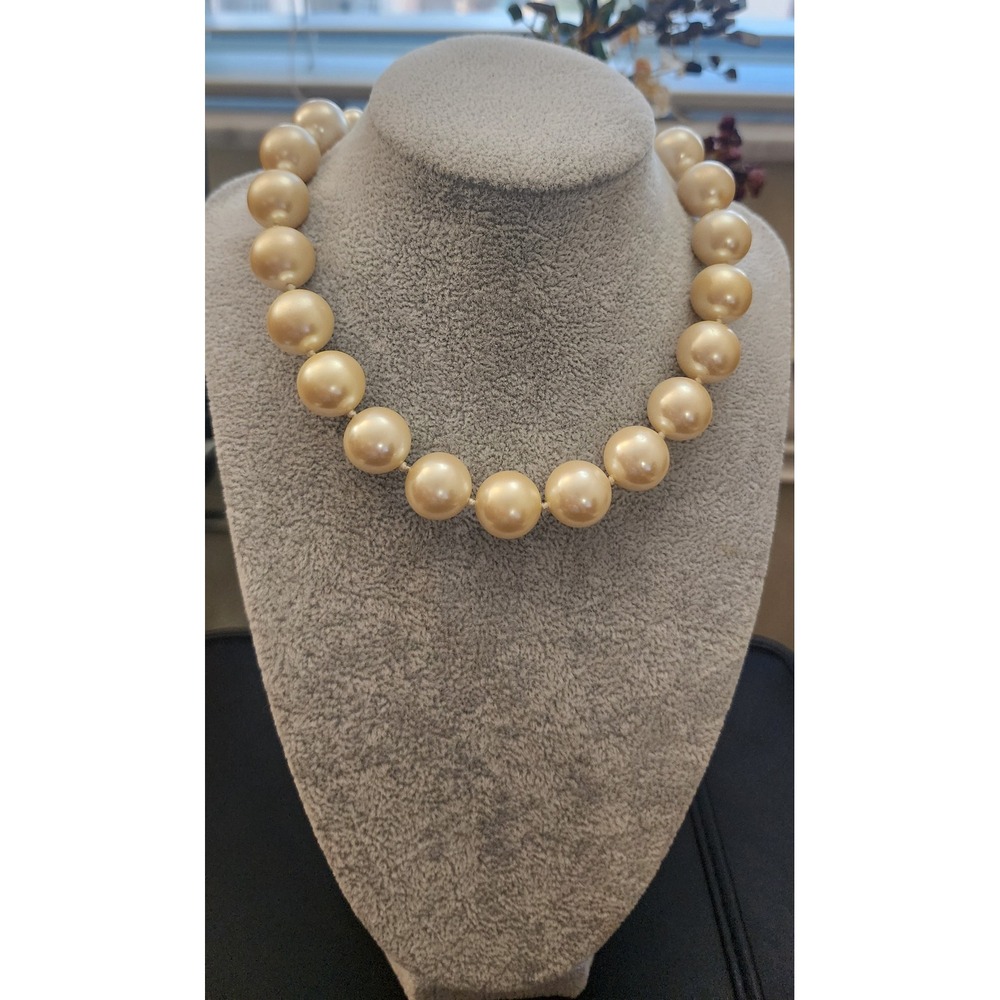 Carolee Vintage Faux Pearl Statement Necklace Cream Silver Tone Heart Charm